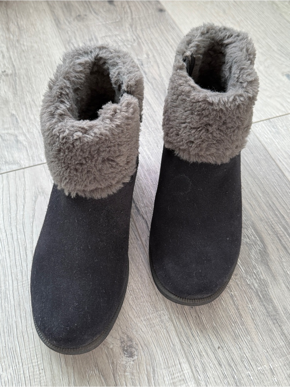 UGG Women's Bodie Fur Belted